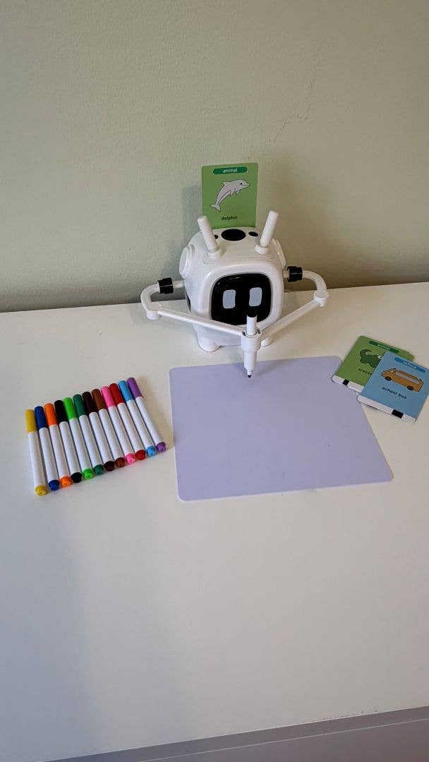Smart Drawing Robot - With 192 Drawing Cards & Watercolor
